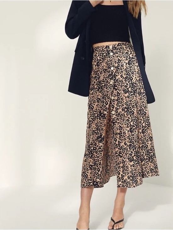 Aritzia Dresses & Skirts - Aritzia Leopard Print Midi Skirt - Beige & Black